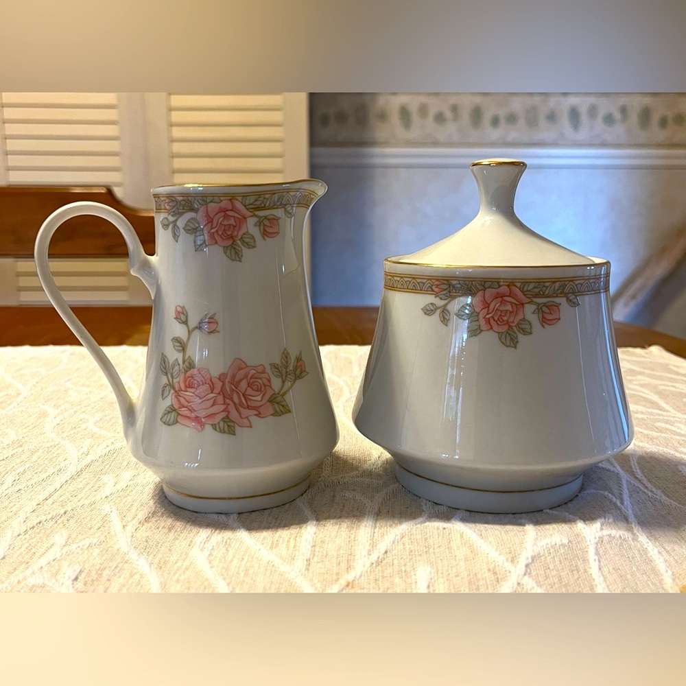 Vintage Crown Ming Fine China Christina Sugar Bowl and Creamer Set